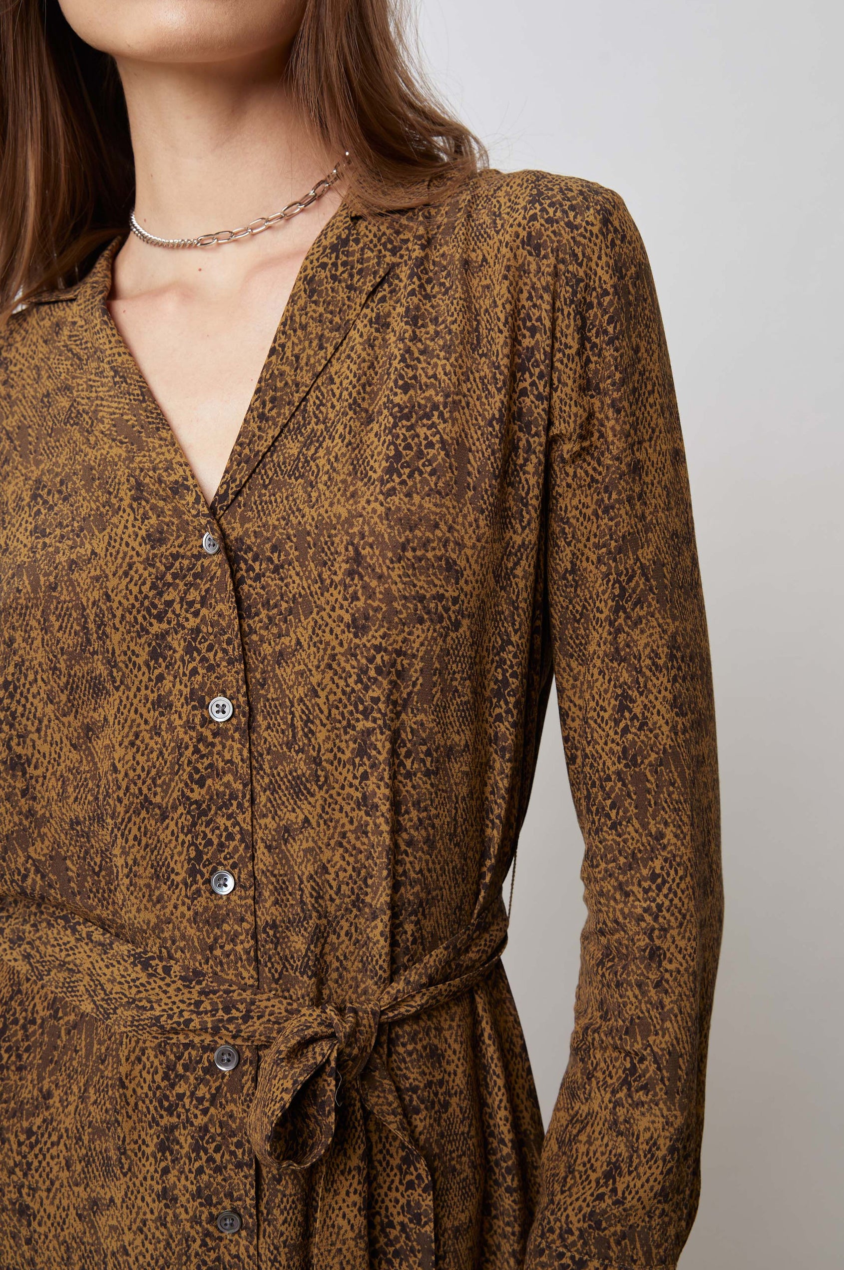 BEATRICE-SEPIA-PYTHON-DETAIL