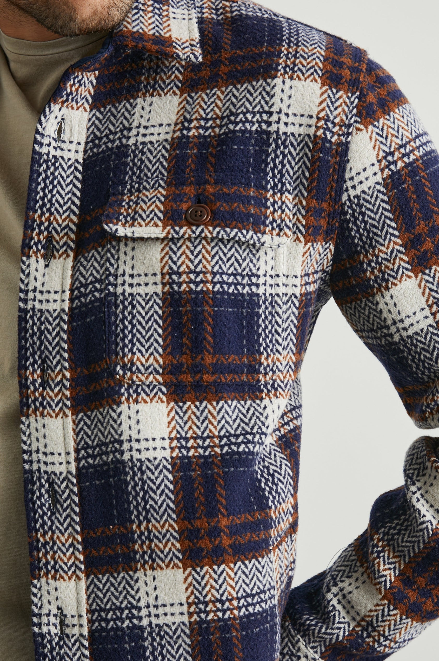 BERKSHIRE SHIRT JACKET NAVY UMBER CREAM - FRONT DETAILS