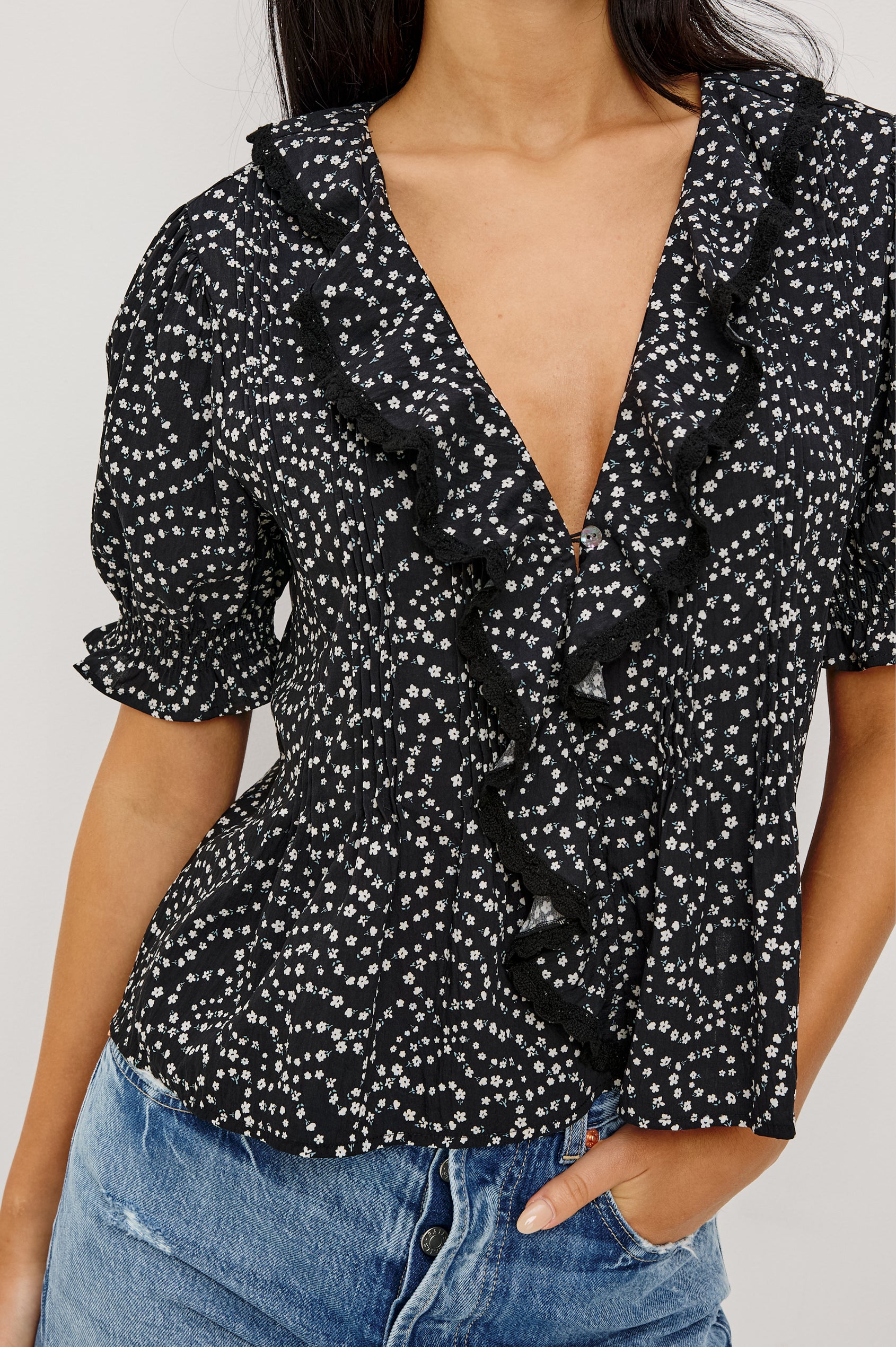 BLOOM SHIRT - MINI CHAIN DAISIES