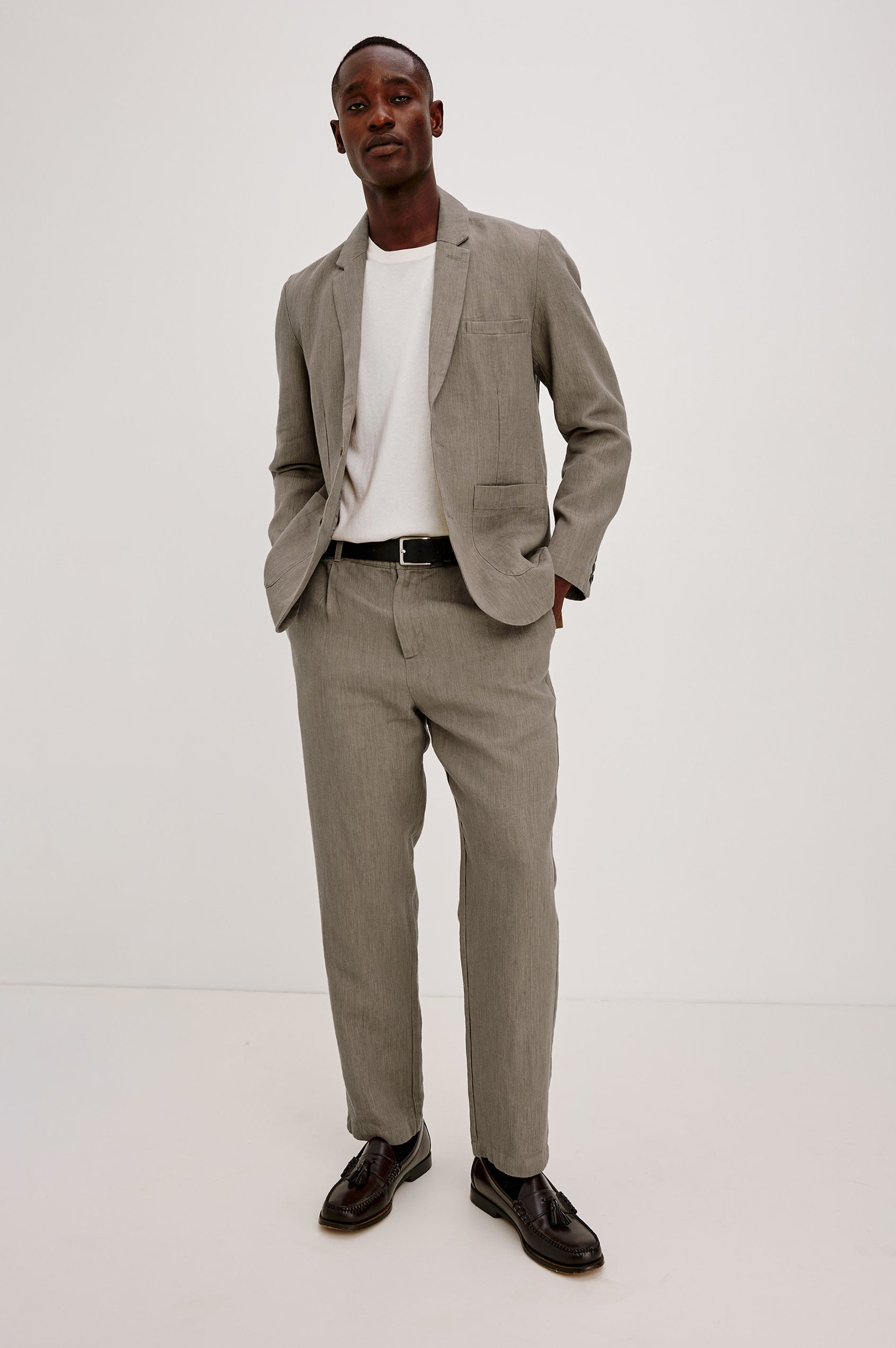 Bond Blazer in Cotton Wool Linen Blend, Single-Breasted, Notched Lapels, Chest Welt Pocket, Front Patch Pockets, and Long Sleeves With Button Cuffs in Walnut Colorway - Full Body Front View Featured on Model