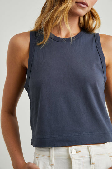 BOXY-TANK-NAVY-DETAIL
