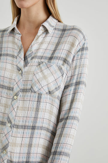 BRADY SHIRT SKY HAZE - DETAIL