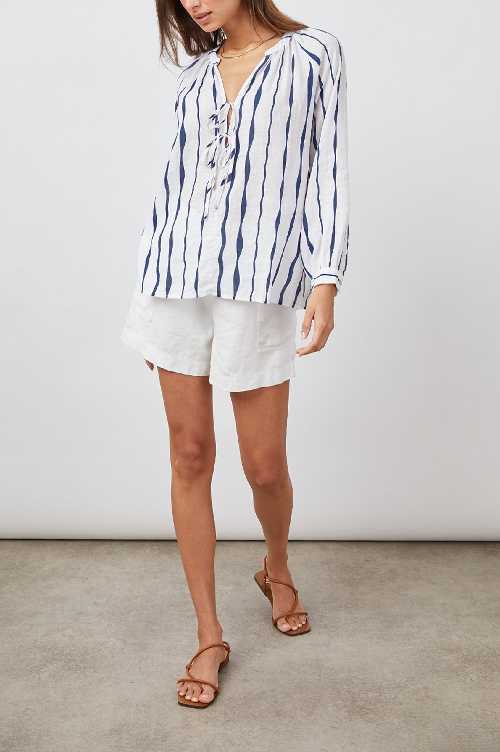 BRIELLE-WAVY-STRIPE-FRONT BODY IN MOTION