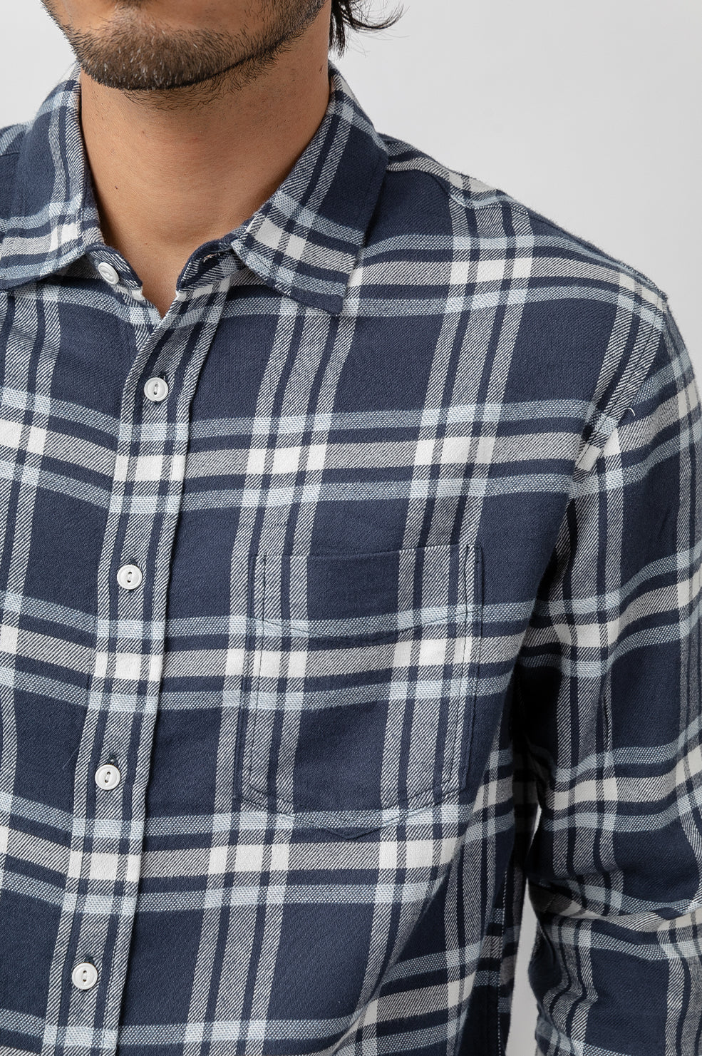 Brushed Lennox Navy White- detail