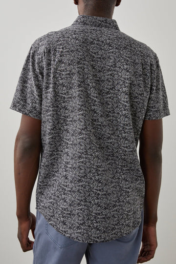 CARSON-CROP-CIRCLE-BLACK-WHITE-BACK