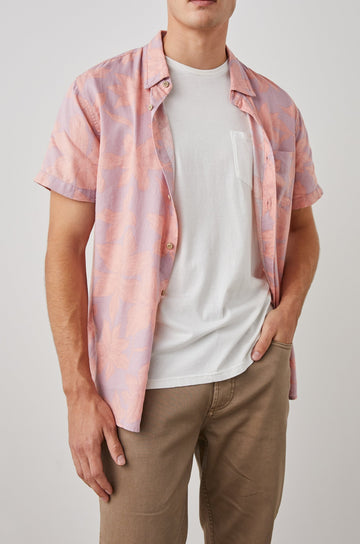 CARSON SHIRT GARDEN SANDS FLAMINGO - FRONT