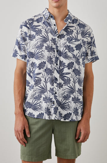 CARSON SHIRT JUNGLE FOLIAGE ROYAL - FRONT