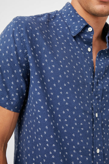 CARSON WINDY PALAMATE BUTTON DOWN SHORT SLEEVE SHIRT- DETAIL