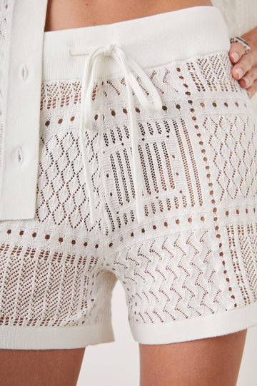 CATALINA SHORT WHITE - CROCHET DETAILS