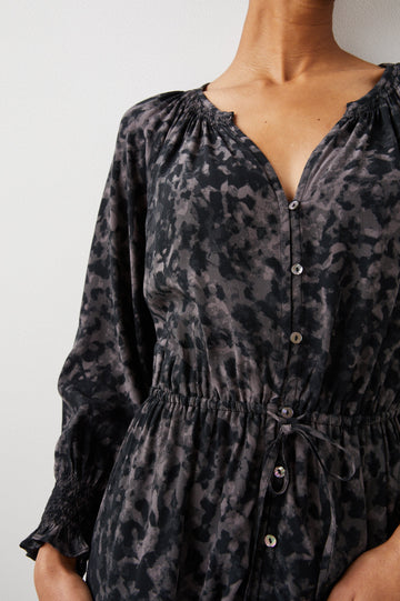 CECE DRESS CHARCOAL TORTOISE - DETAIL