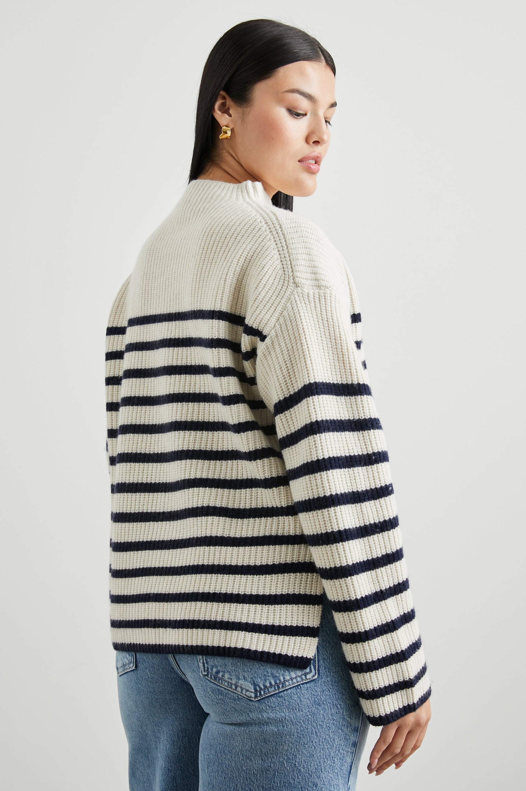 CLAUDIA-CREAM-NAVY-STRIPE-SIDE ANGLE MODEL 2