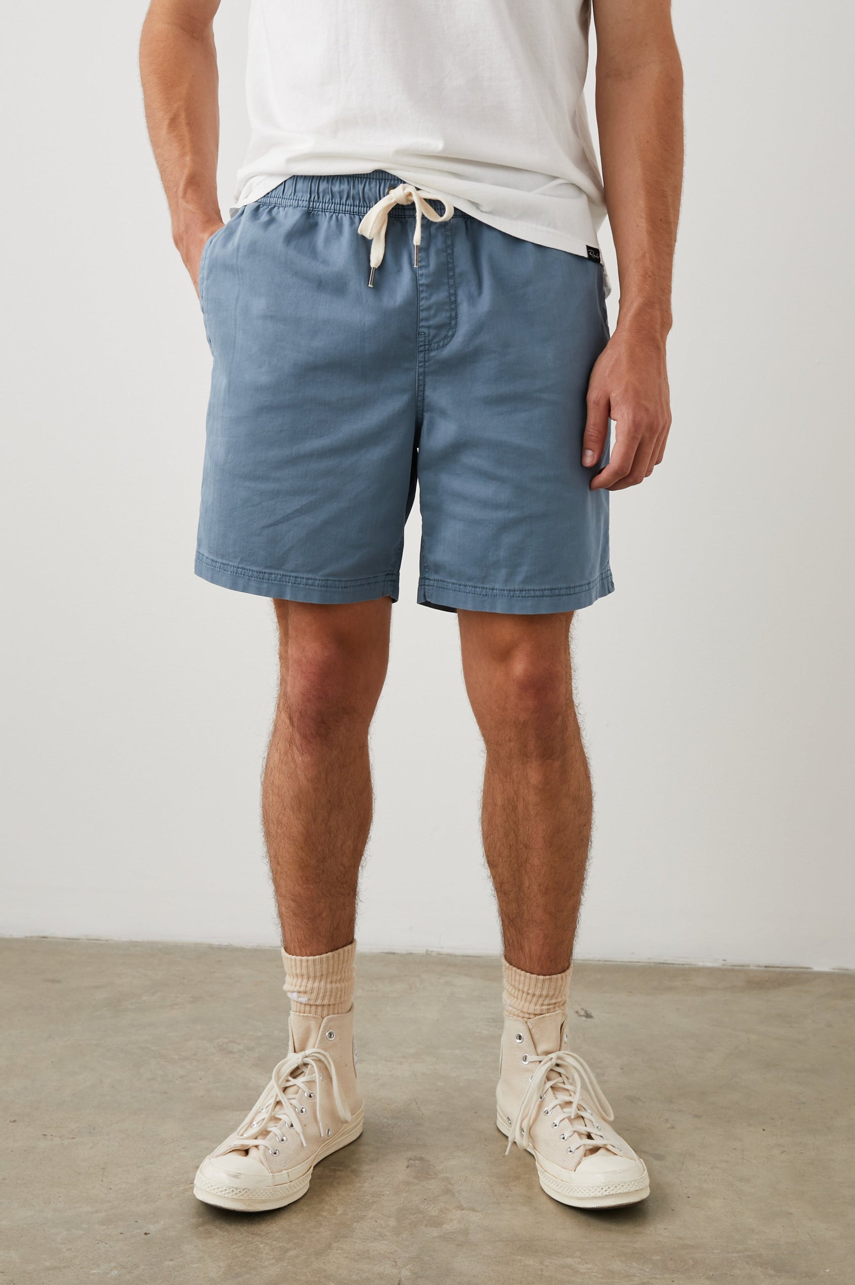 CRUZ COPEN BLUE SHORT - FRONT ONE HAND IN POCKET