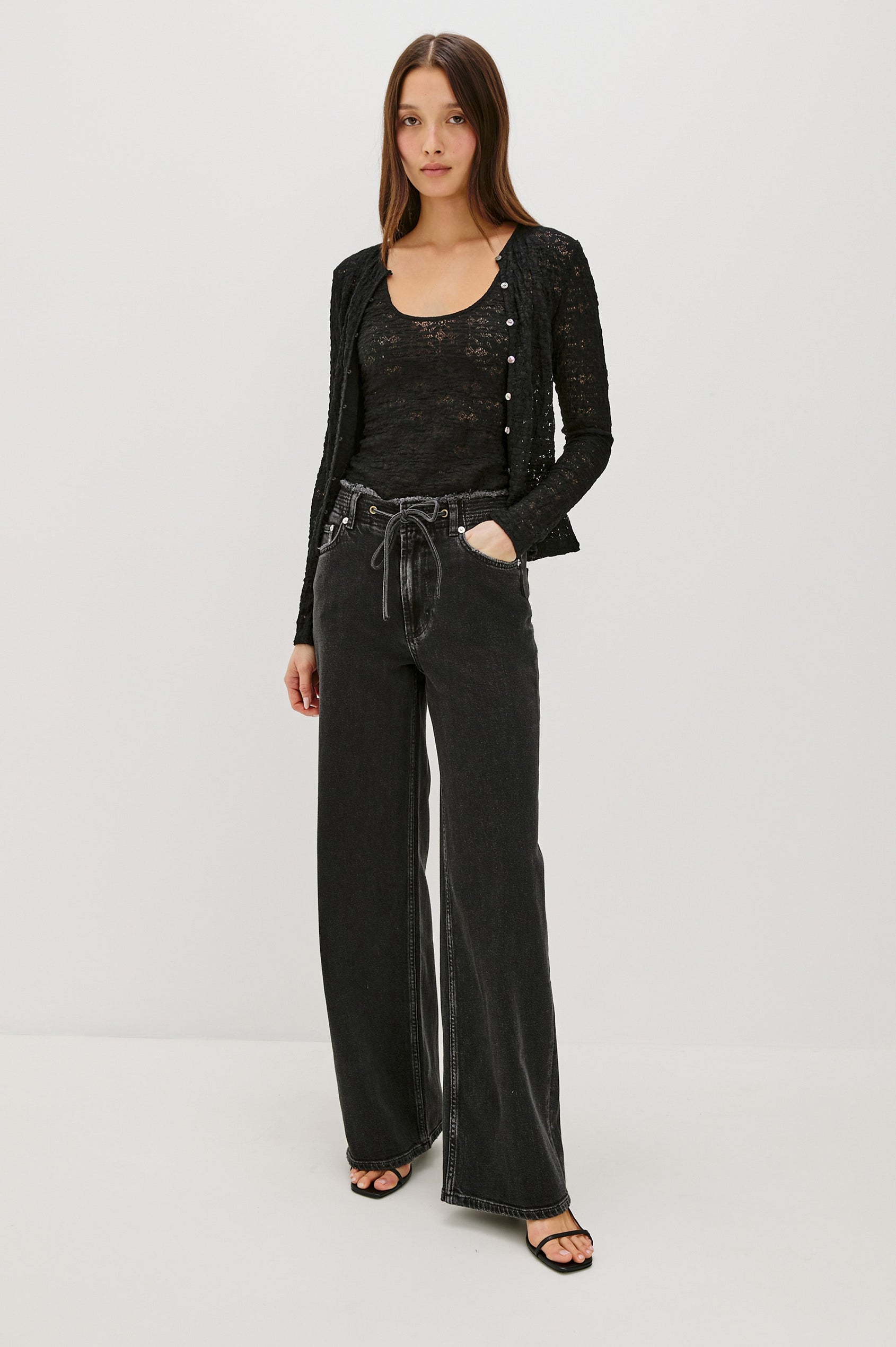 CYRAH TOP - BLACK LACE