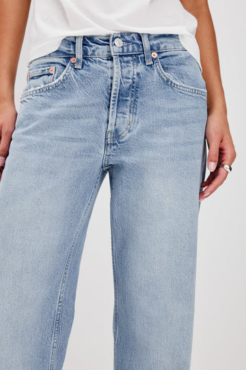 Del Mar low slung baggy boyfriend 5-pocket jean in light wash Jasper - front detail view on model