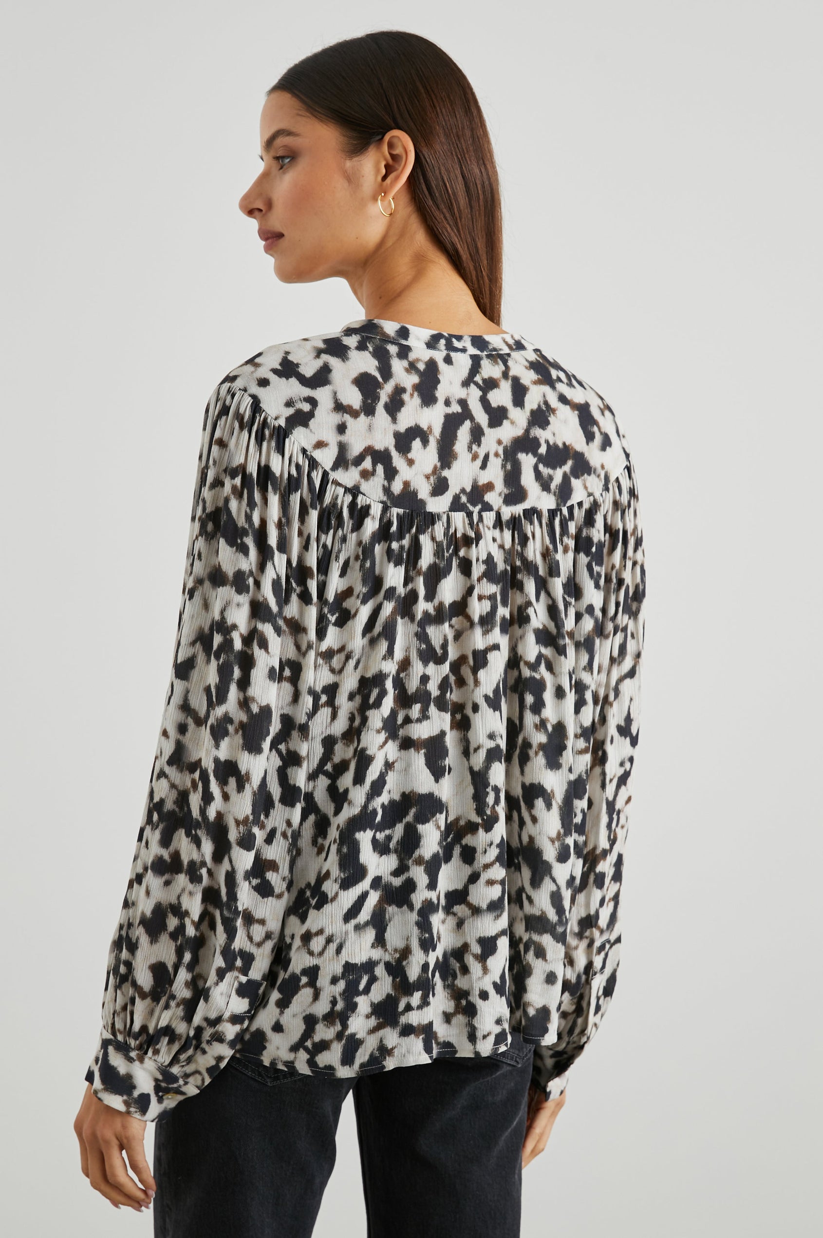 FABLE TOP BLURRED CHEETAH - BACK