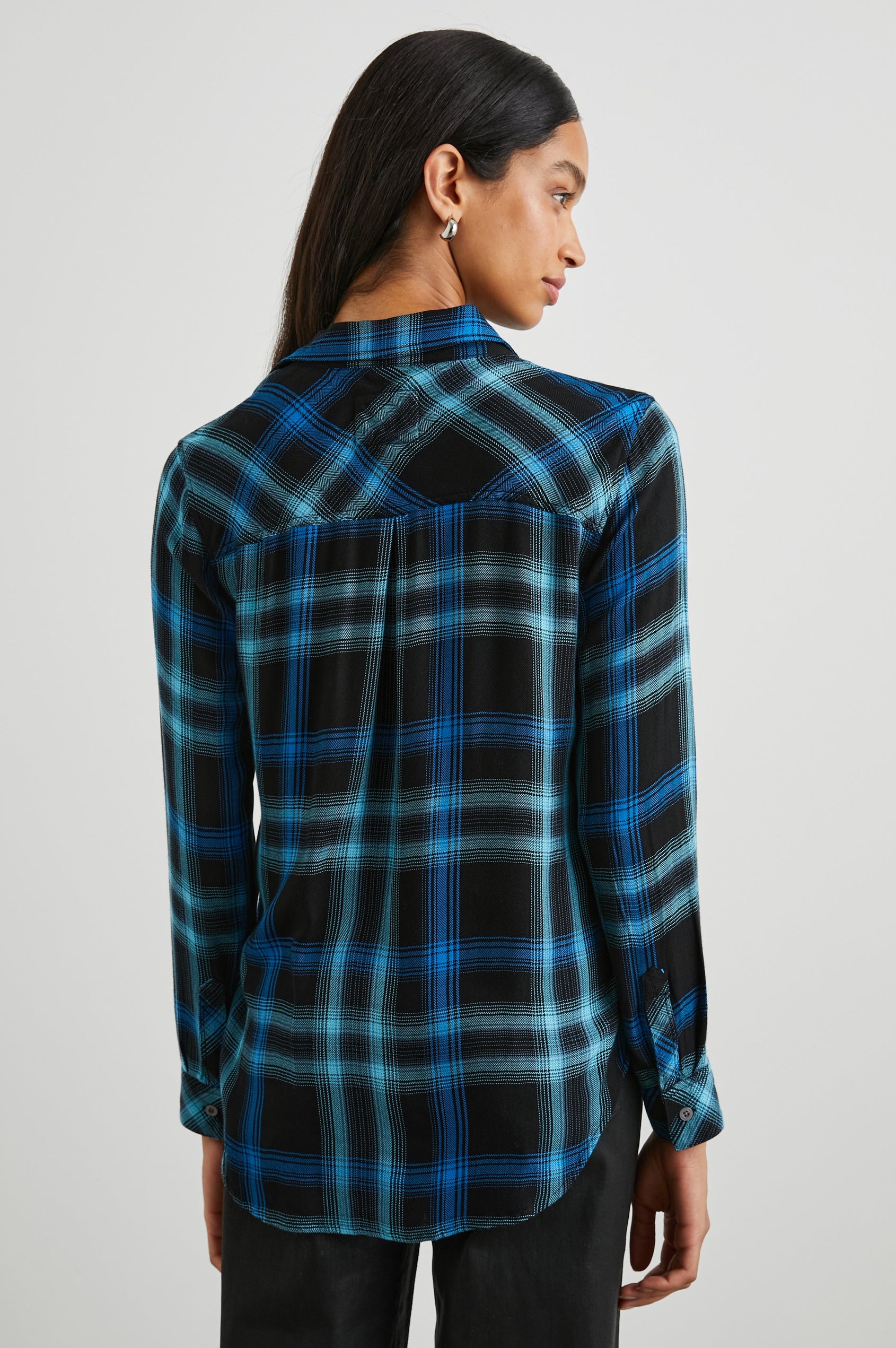 HUNTER-BLACK-AQUA-BLUE-BACK