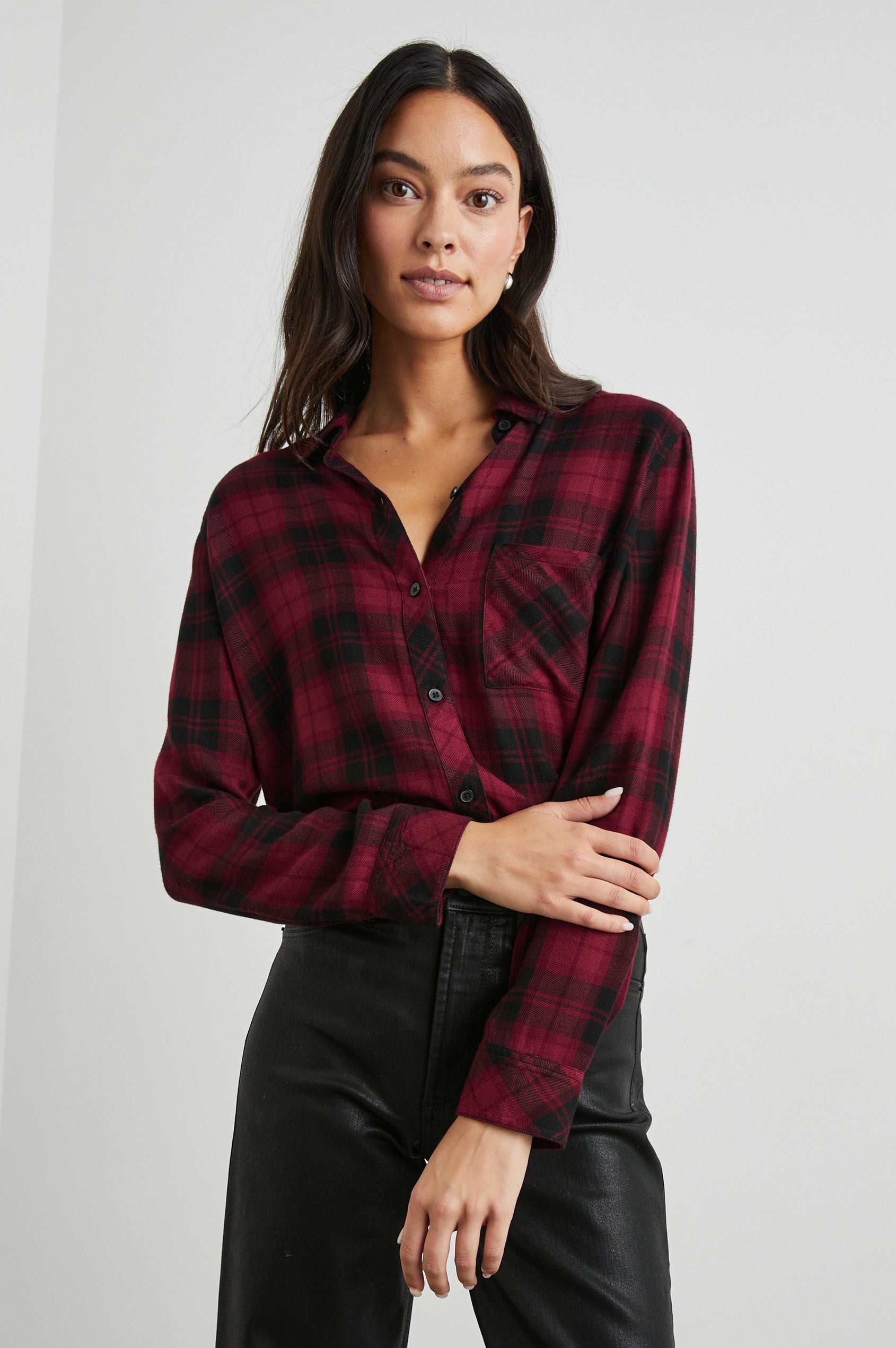 HUNTER-CRIMSON-PITCH-FRONT TUCKED IN