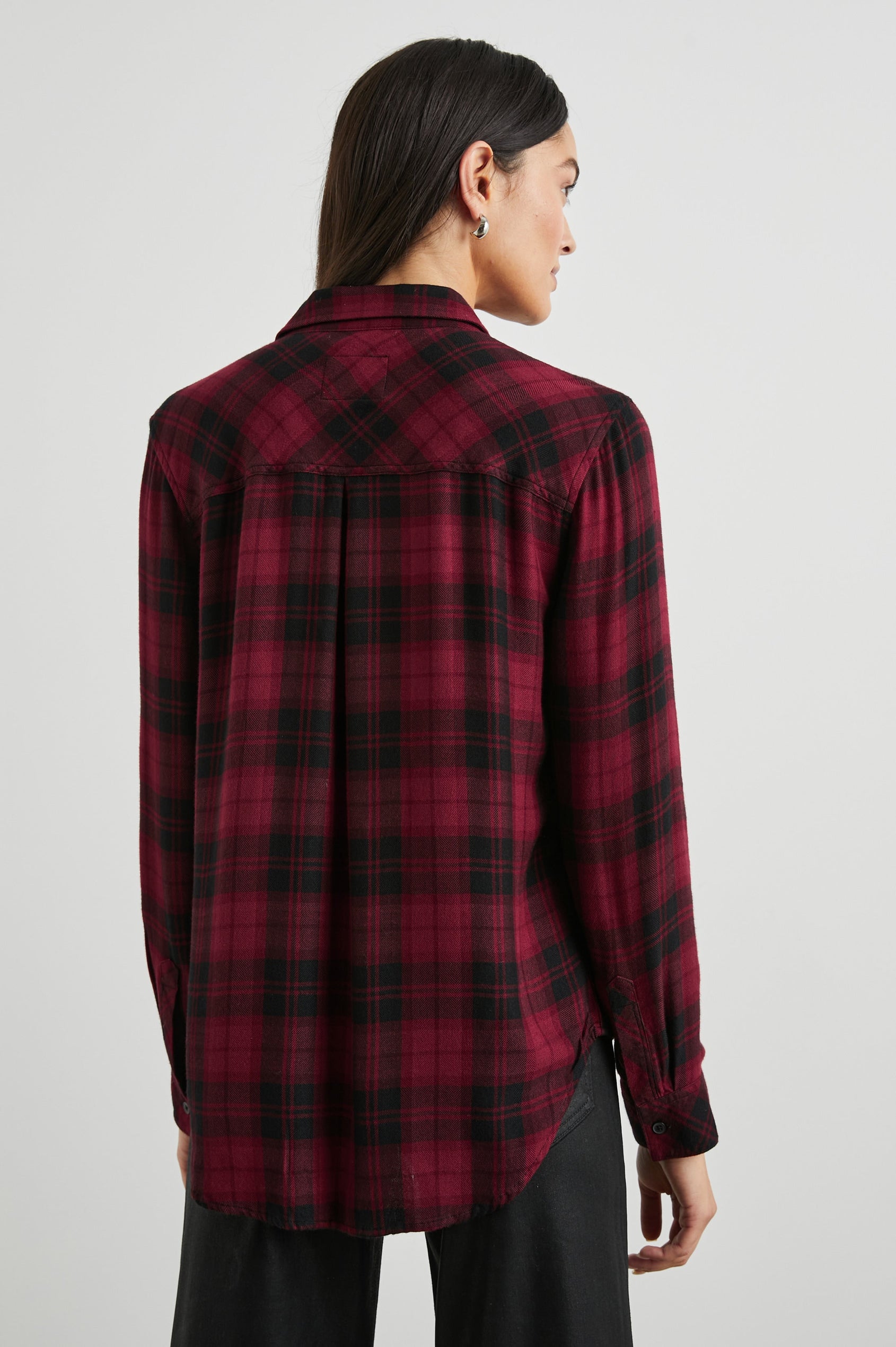 HUNTER-CRIMSON-PITCH-BACK