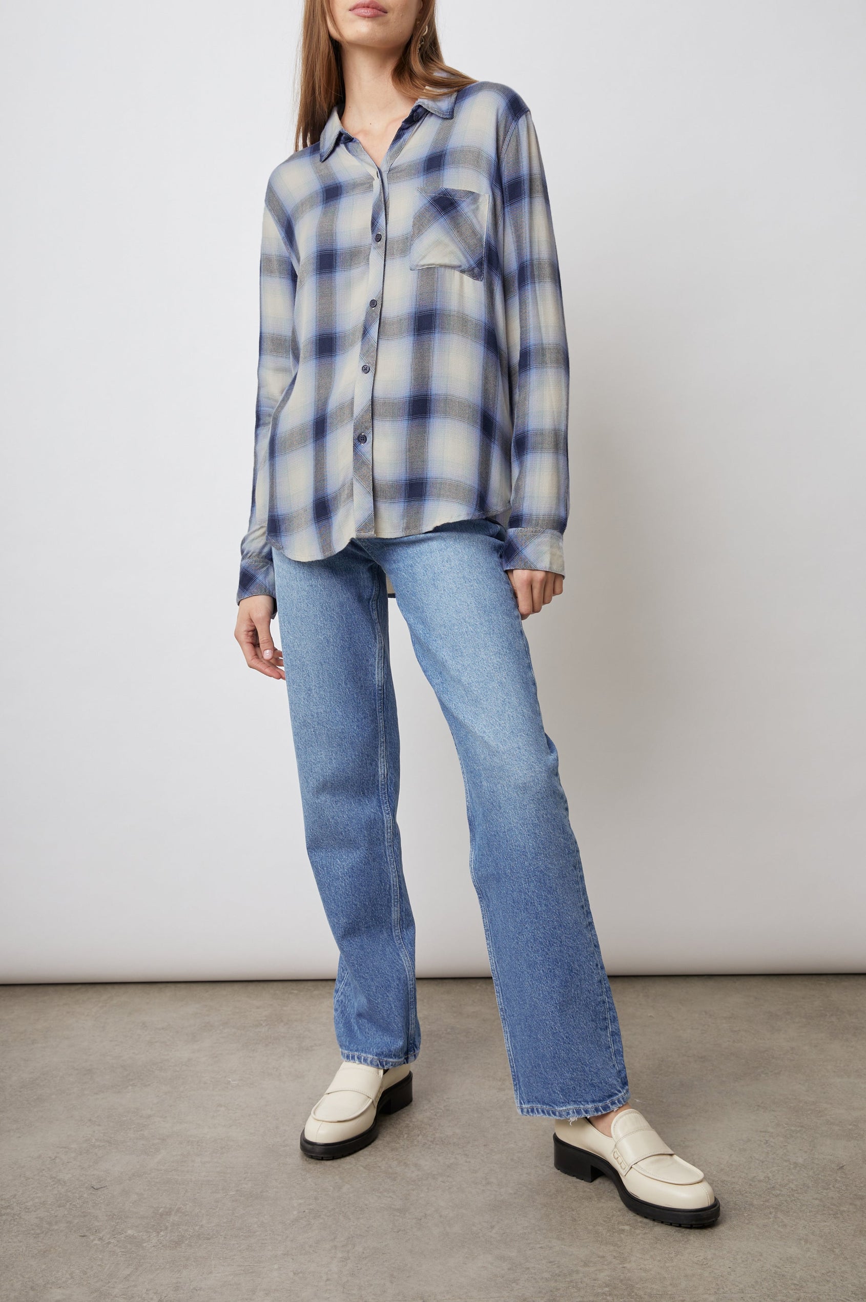 HUNTER-NAVY-IVORY-ICE-FULL FRONT BODY