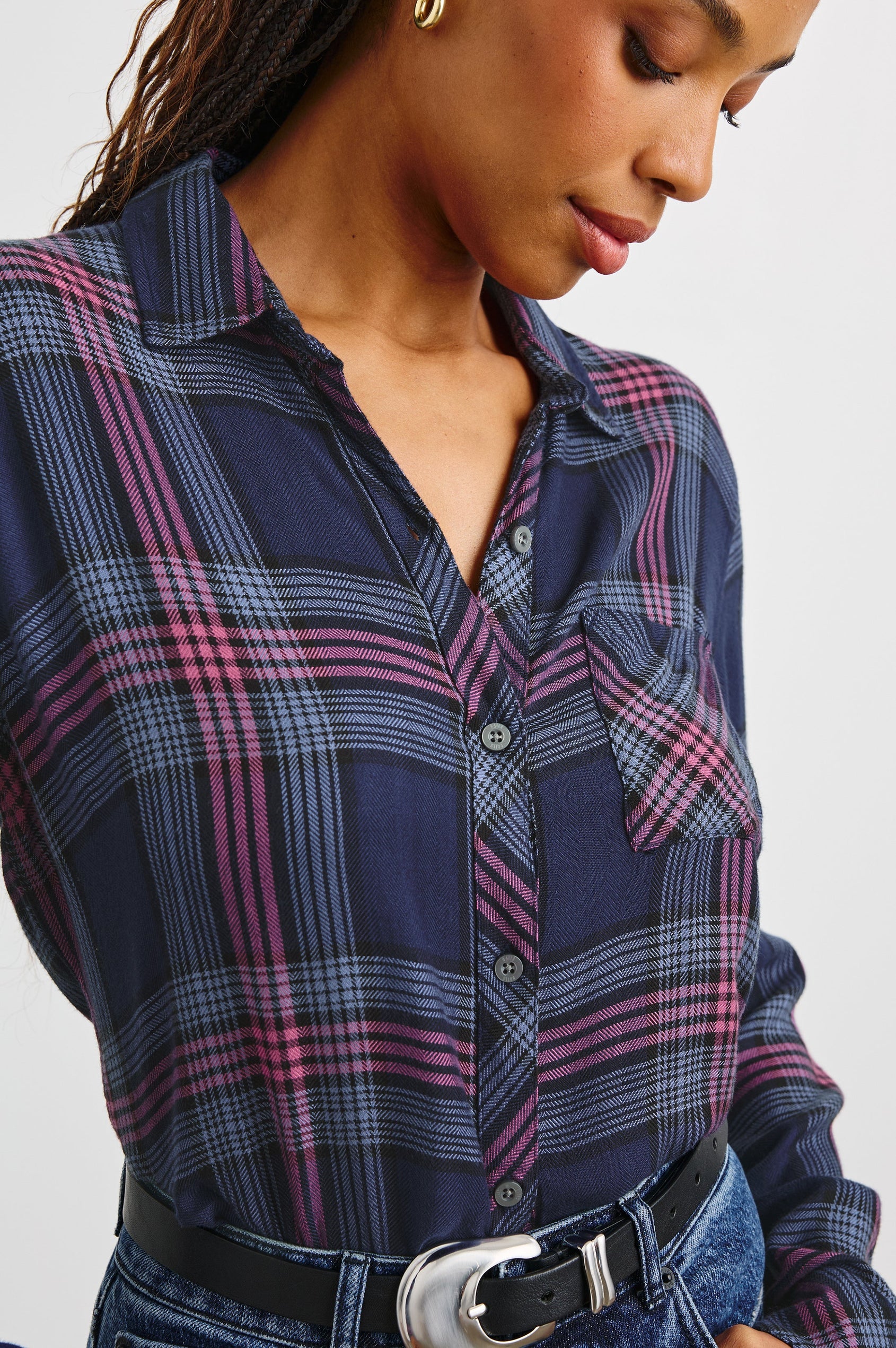 HUNTER-NAVY-ROSE-ASTOR-DETAIL