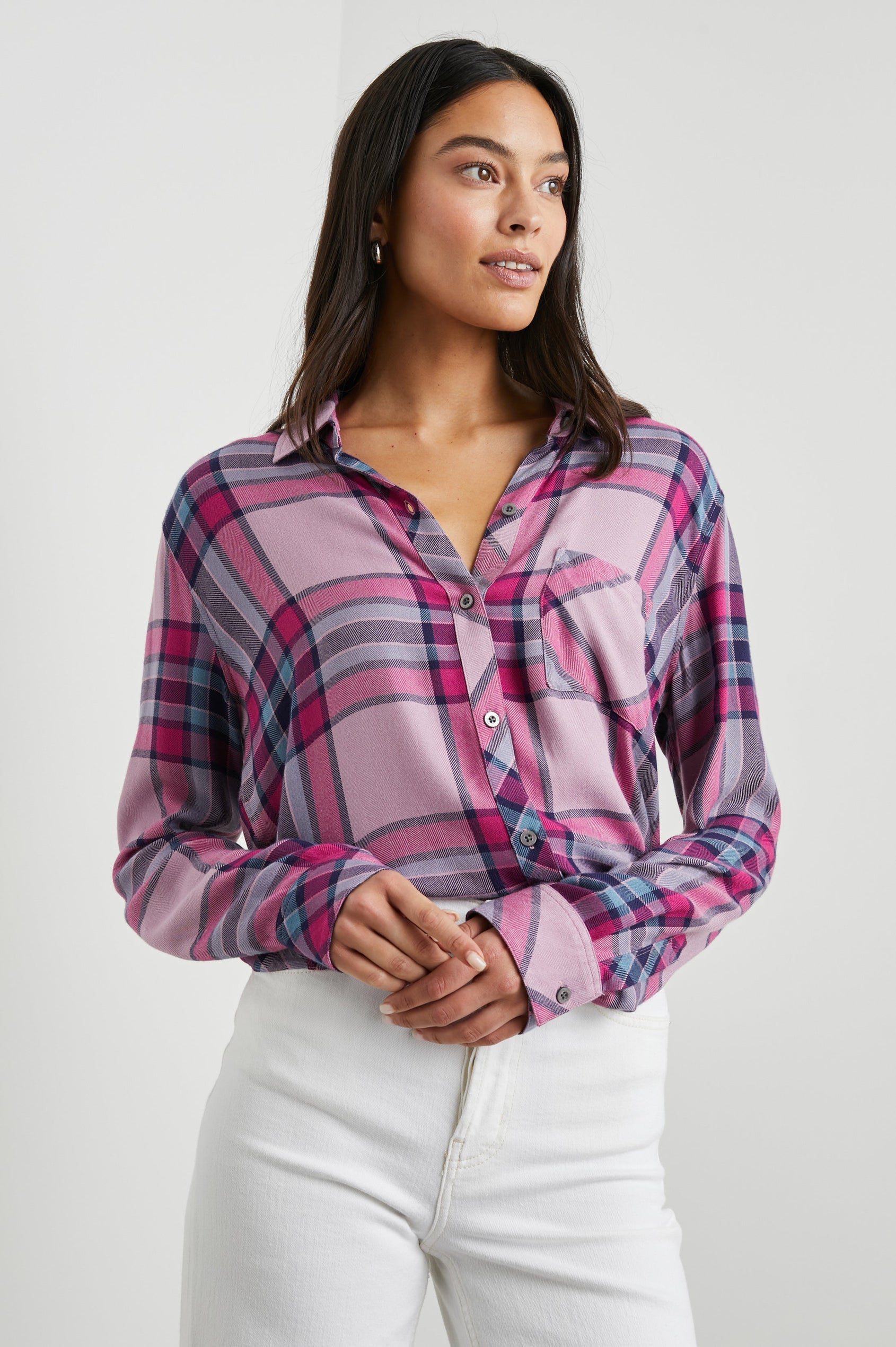 HUNTER-NAVY-SEA-MAGENTA-FRONT TUCKED IN