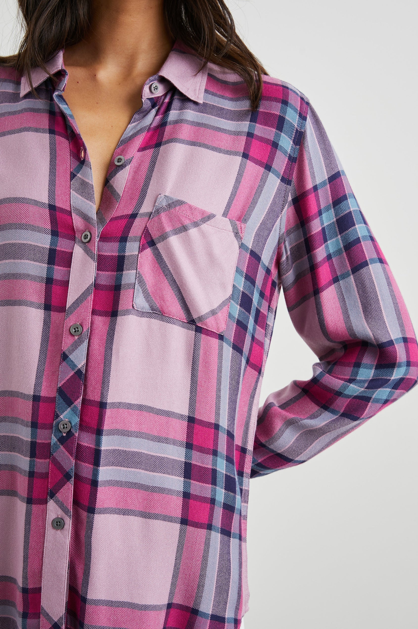 HUNTER-NAVY-SEA-MAGENTA-DETAIL