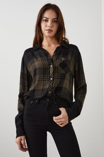 HUNTER SHIRT OLIVE BLACK DIP DYE - FRONT TUCKED IN