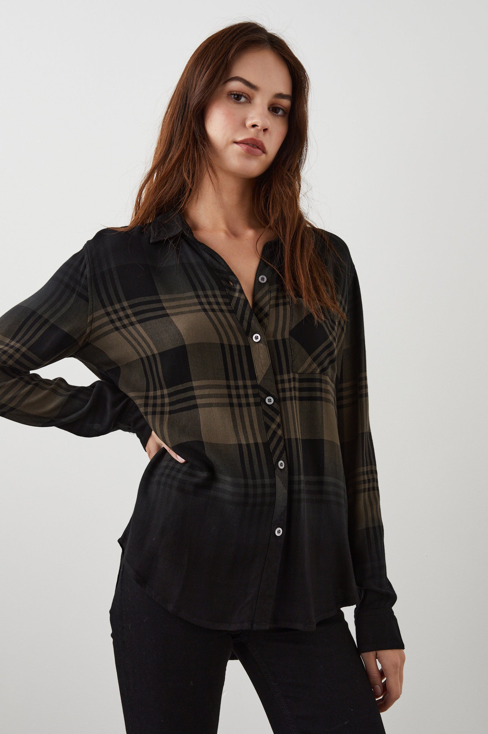 HUNTER SHIRT OLIVE BLACK DIP DYE - FRONT UNTUCKED