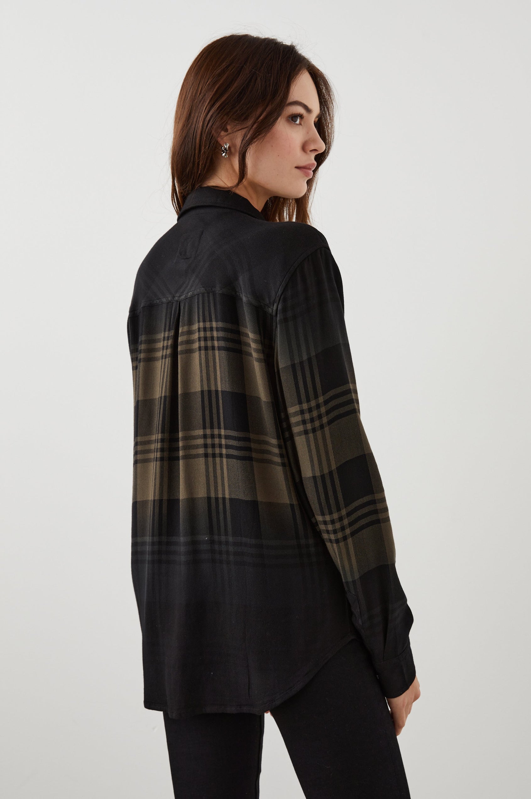 HUNTER SHIRT OLIVE BLACK DIP DYE - BACK