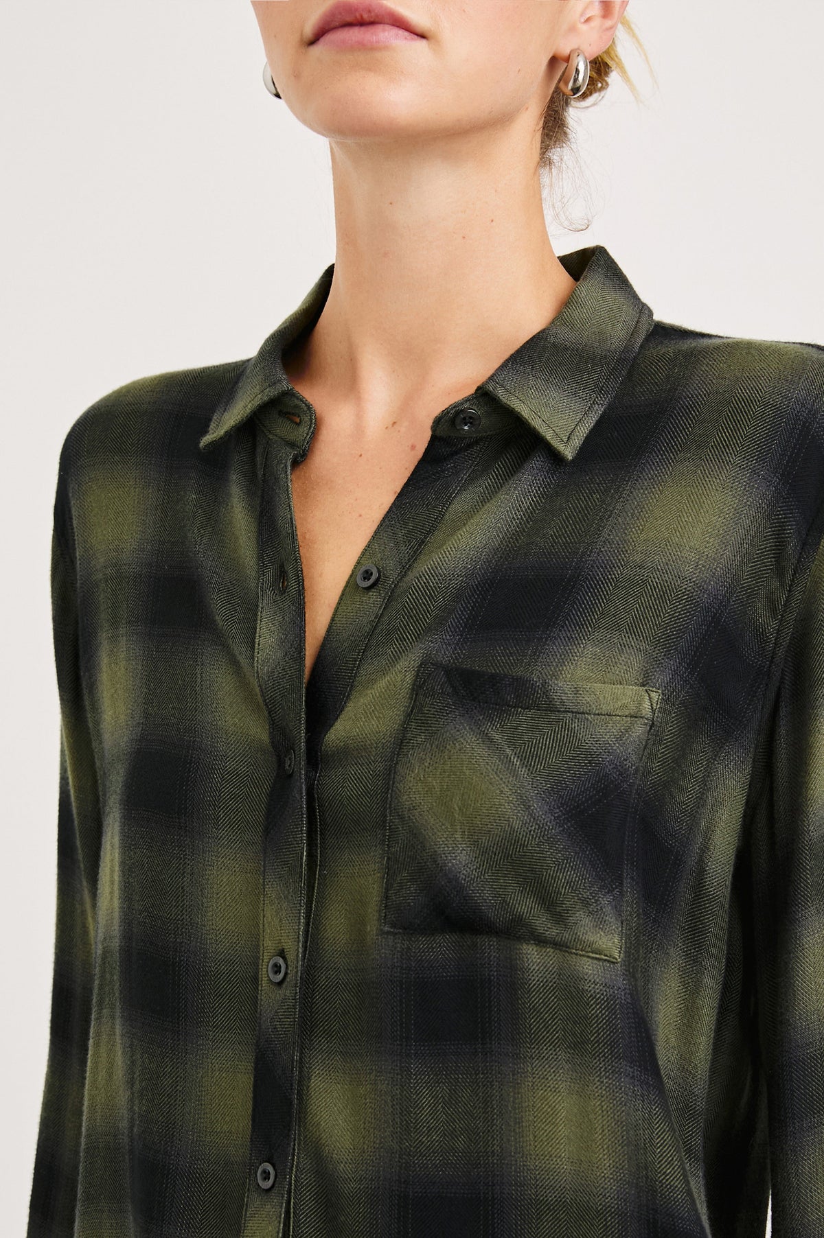 HUNTER-OLIVE-SHADOW-ONYX-DETAIL