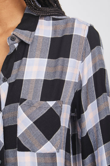 HUNTER-ONYX-PERWINKLE-BLUSH-DETAIL