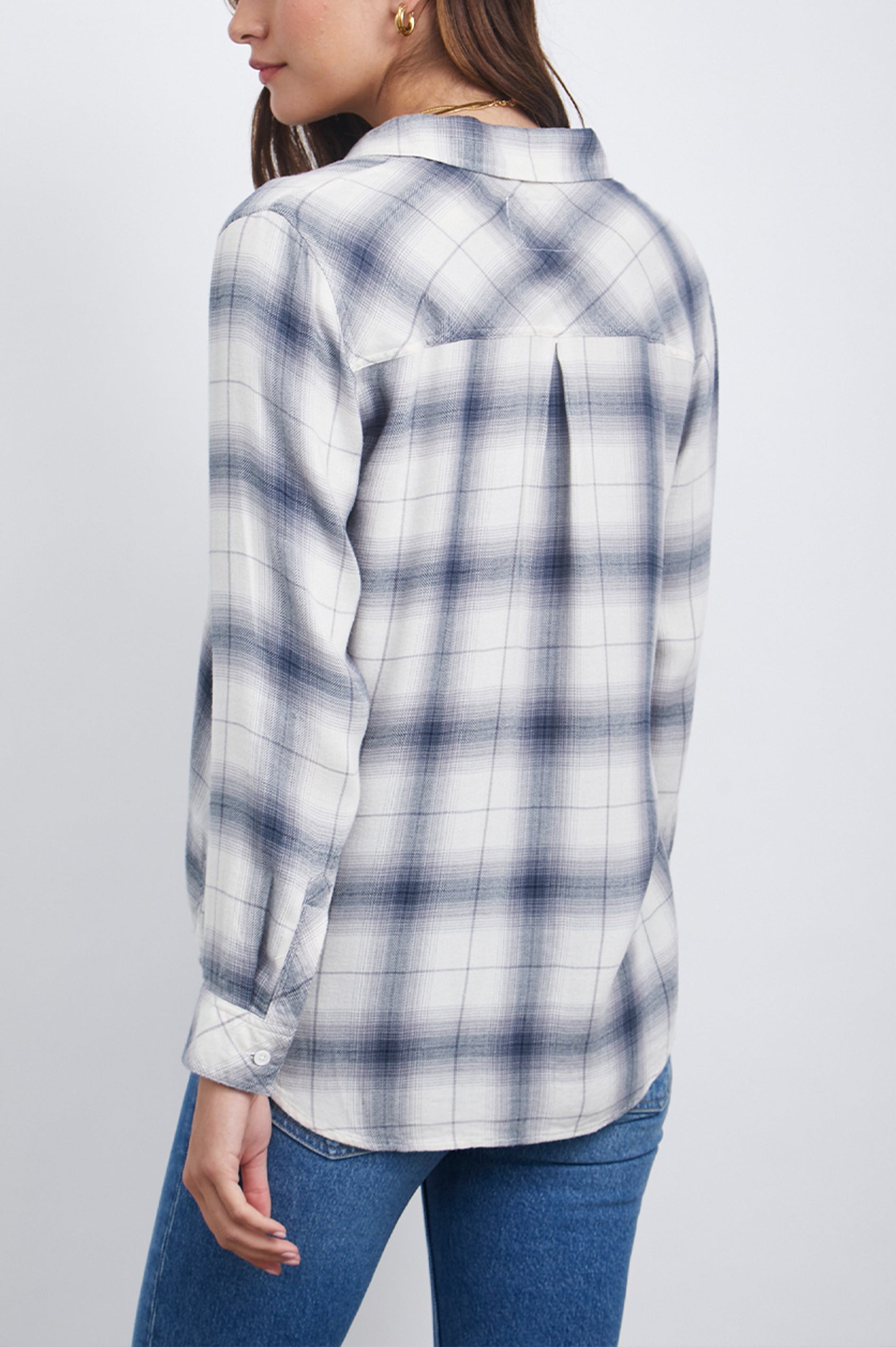 HUNTER-STERLING-WHITE-BACK