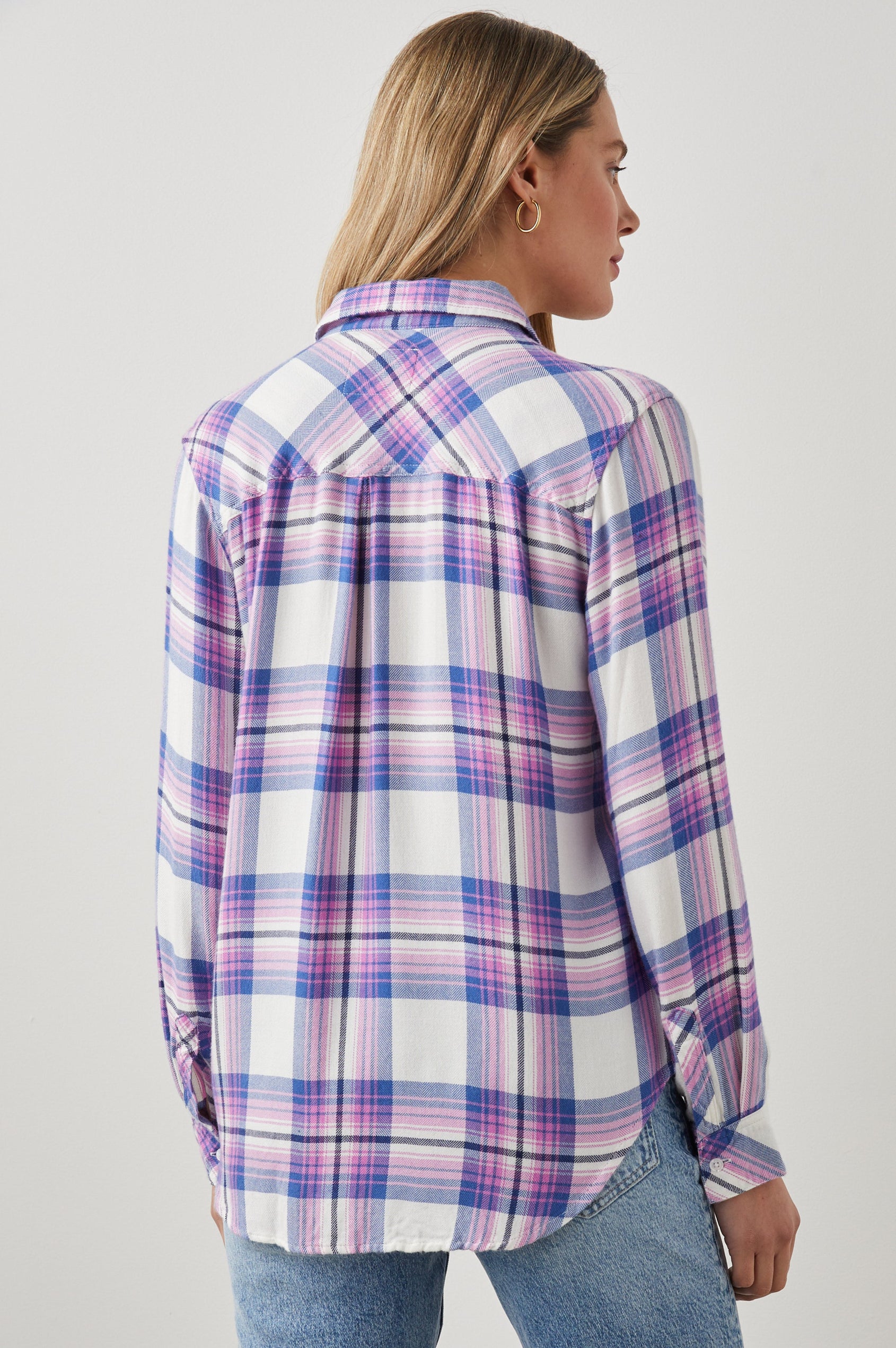 HUNTER SHIRT WHITE DENIM BERRY - BACK BODY