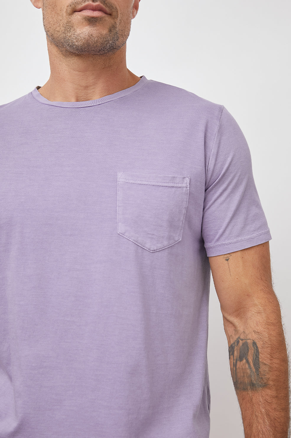 JOHNNY PROVENCE SHORT SLEEVE CREW NECK WITH POCKET-DETAIL