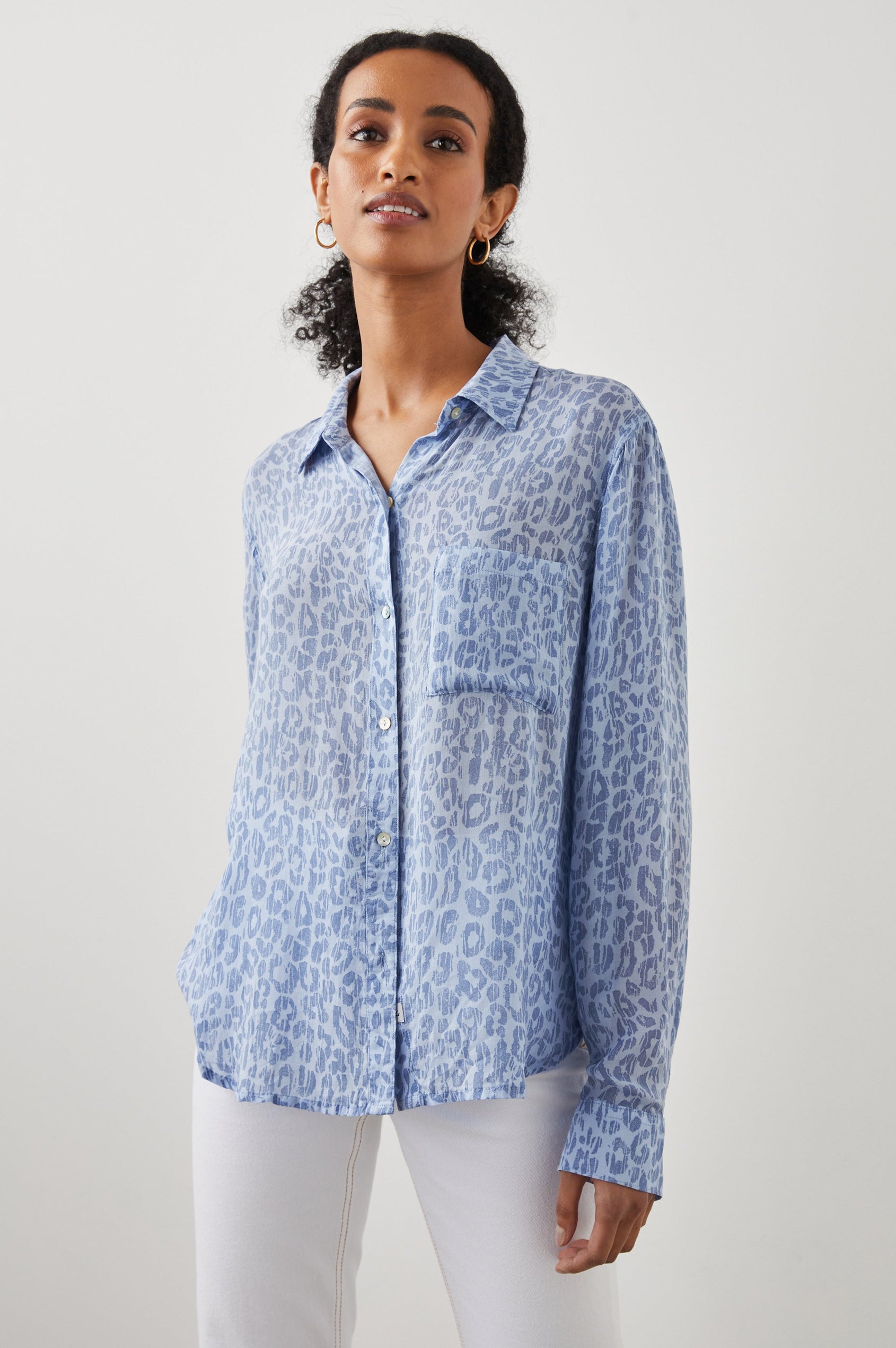 JOSEPHINE SHIRT BLUE BATIK CHEETAH - FRONT UNTUCKED