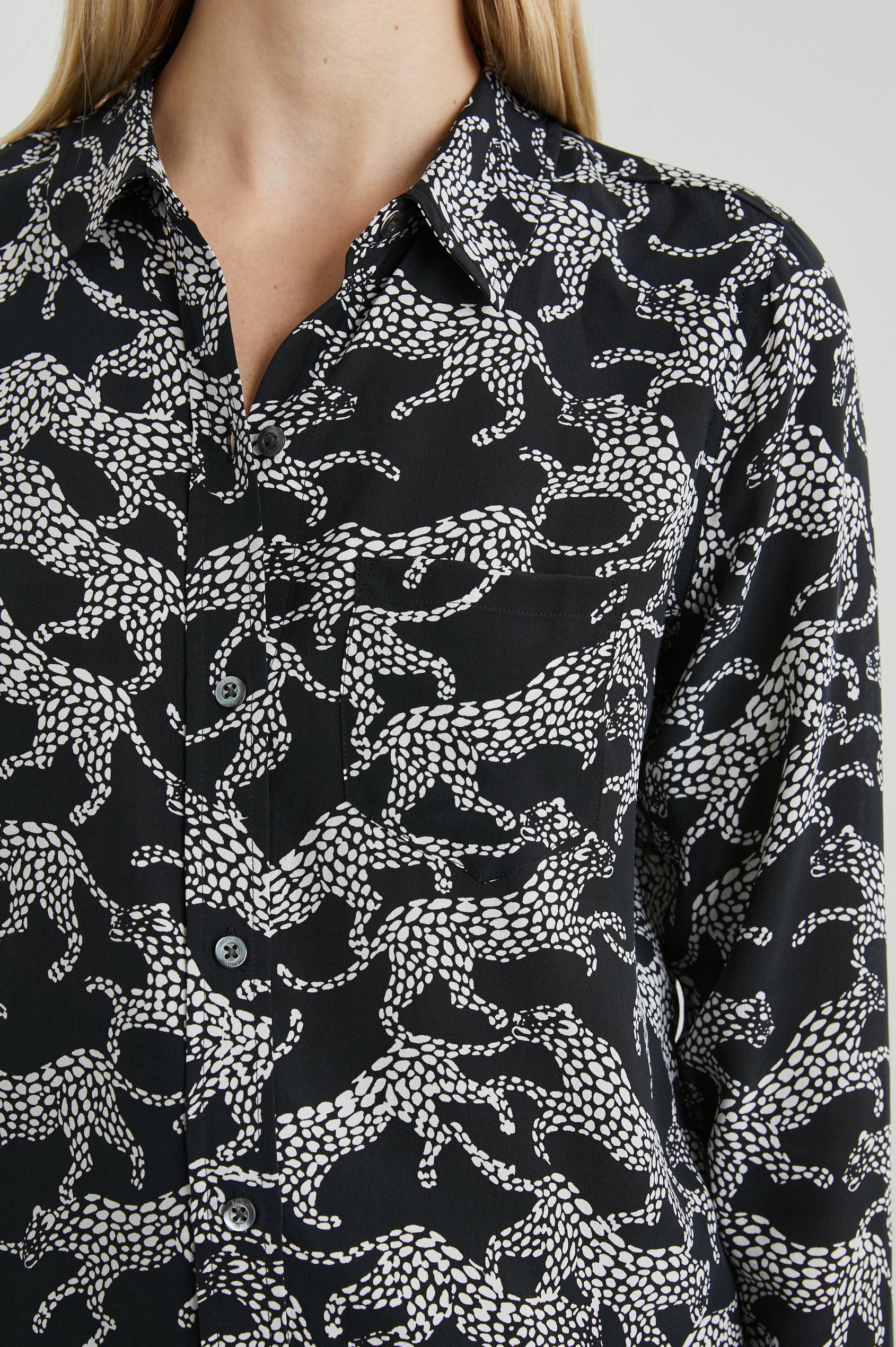 KATE SHIRT BLACK LYNX - DETAIL