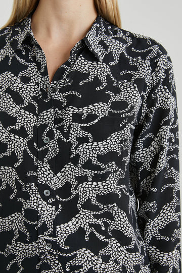 KATE SHIRT BLACK LYNX - DETAIL