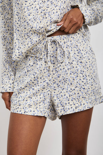 KELLEN-BLUE-AZELEA-DETAIL