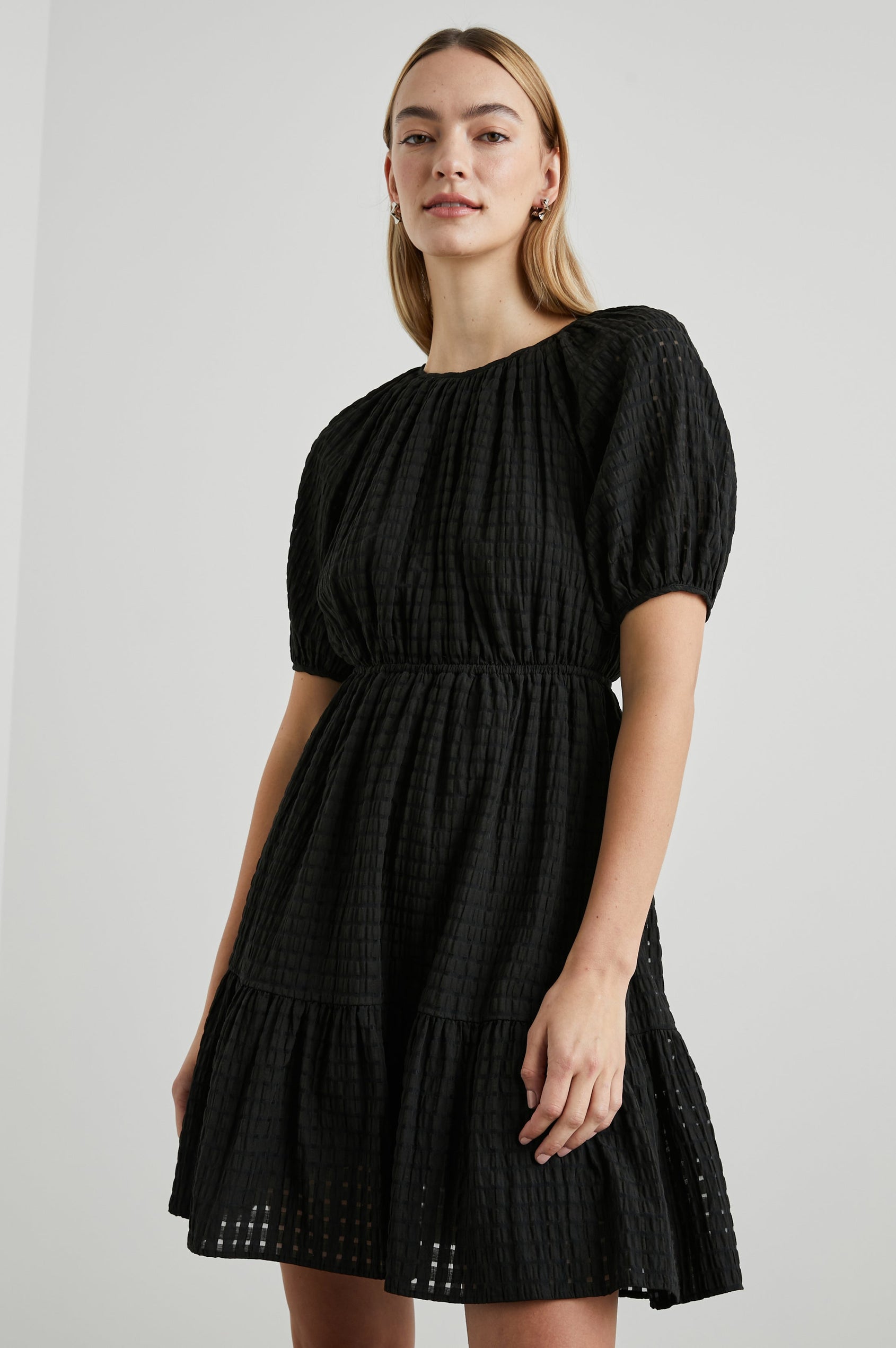 KHLOE DRESS BLACK SEERSUCKER - FRONT