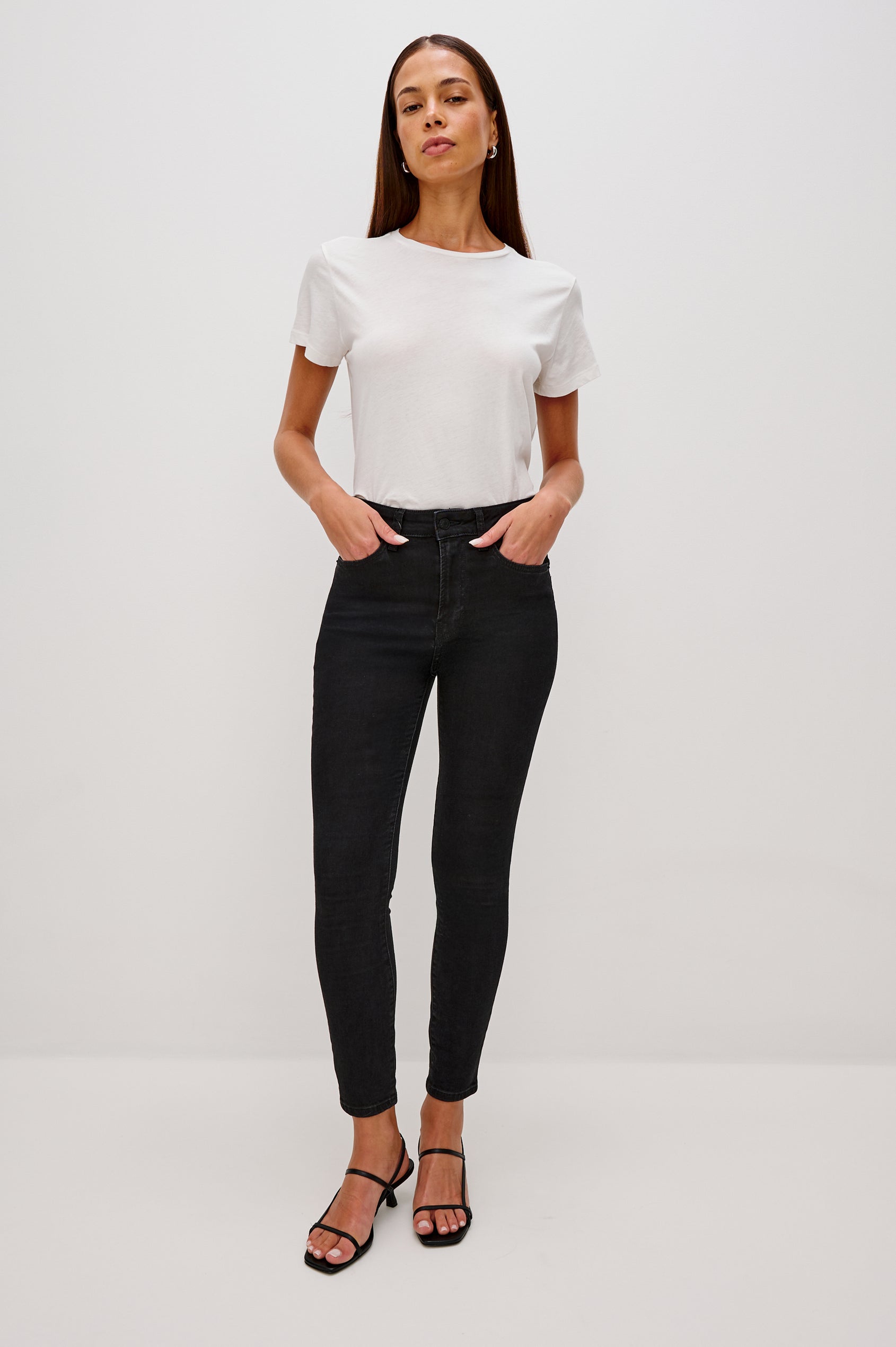Larchmont 5-pocket Skinny Jean in Black Onyx Colorway. Front View Shown on Model.