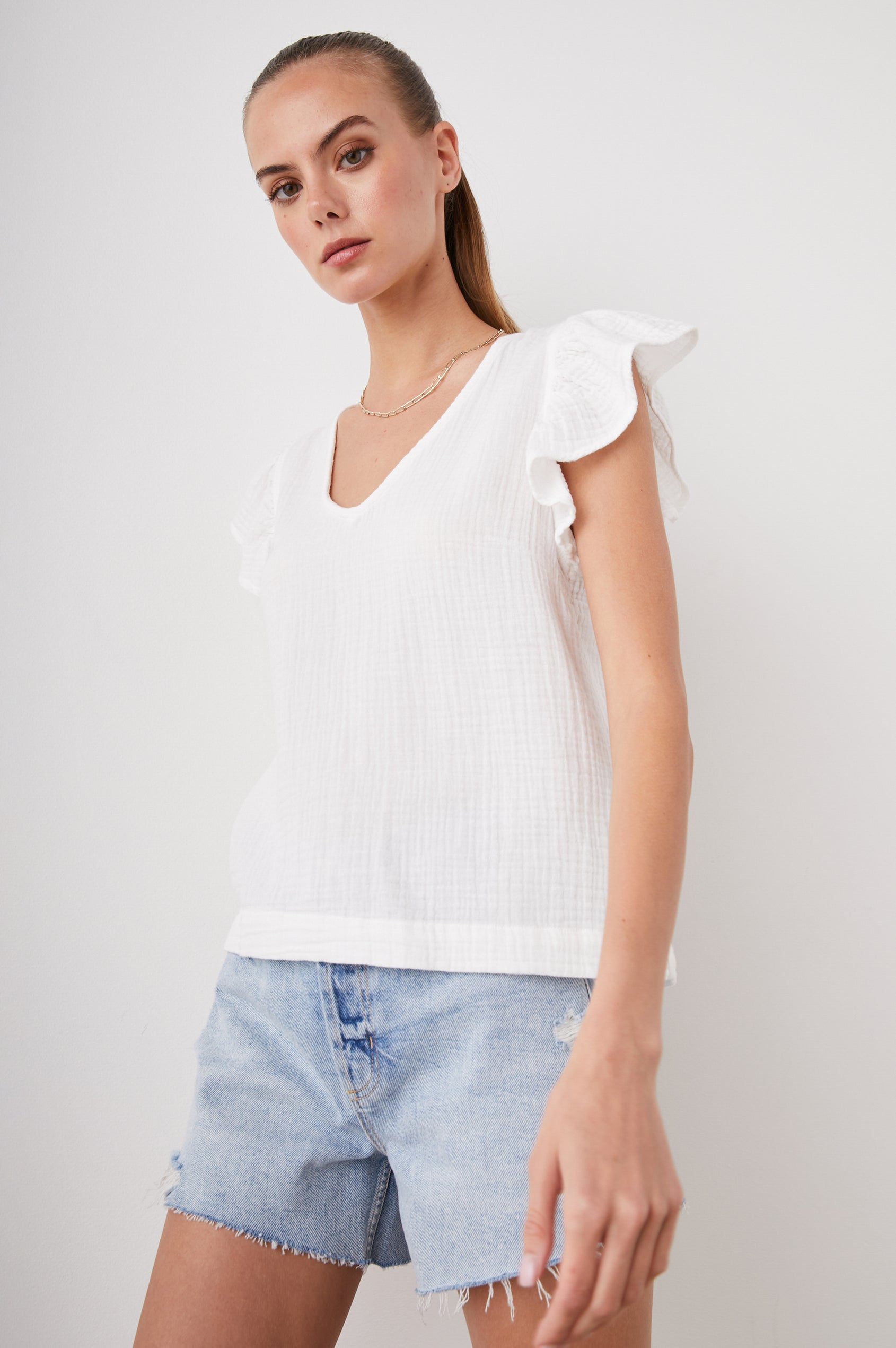 LELA TOP WHITE - SIDE ANGLE