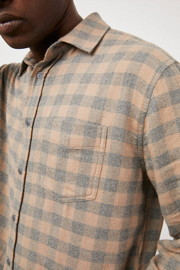 LENNOX CHARCOAL MIRE LONG SLEEVE BUTTON DOWN SHIRT-DETAIL