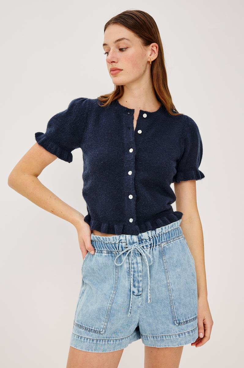 LORA TOP - NAVY – Rails EU