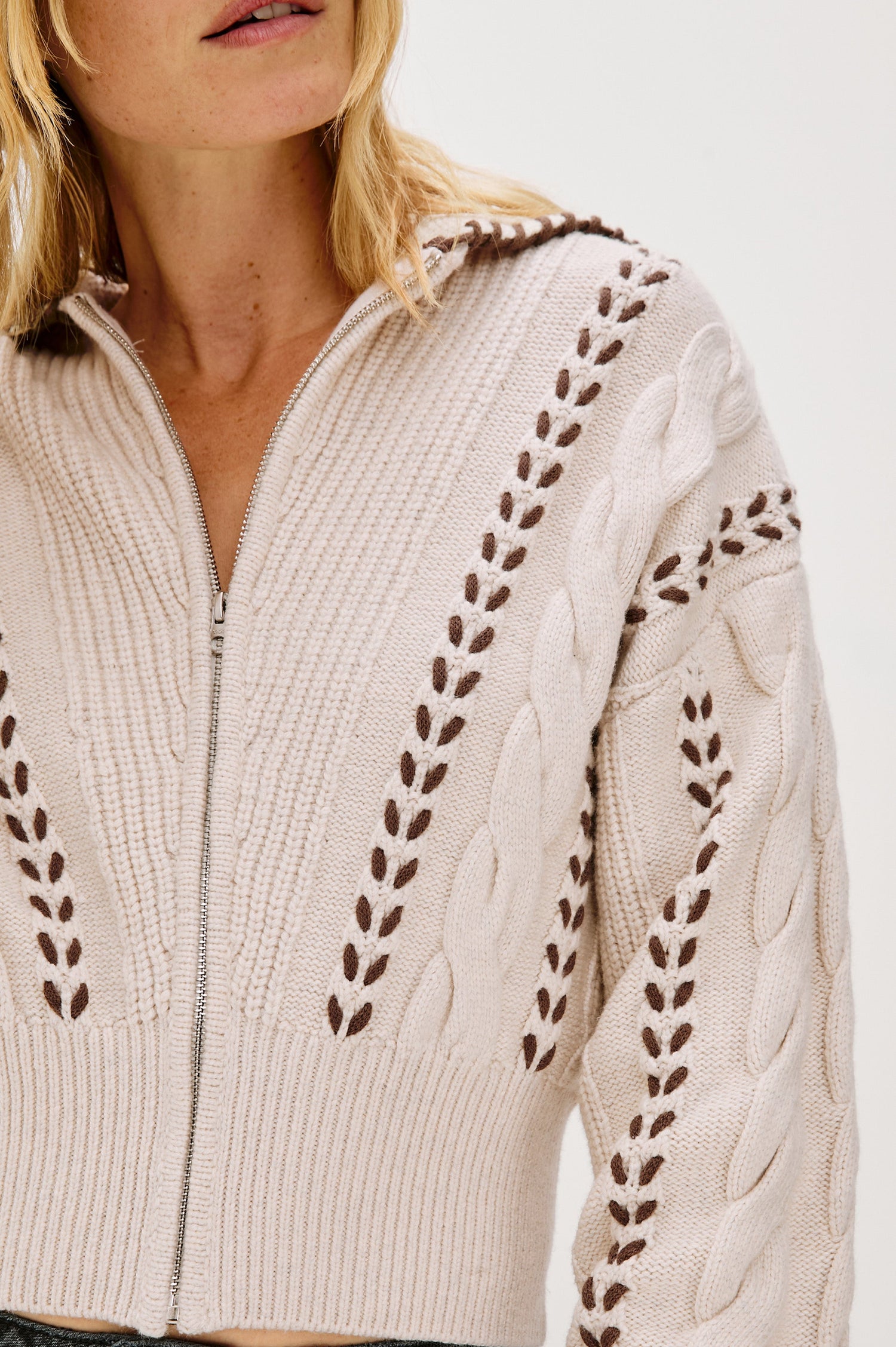 LUNE SWEATER - OATMEAL BROWN WHIP STITCH