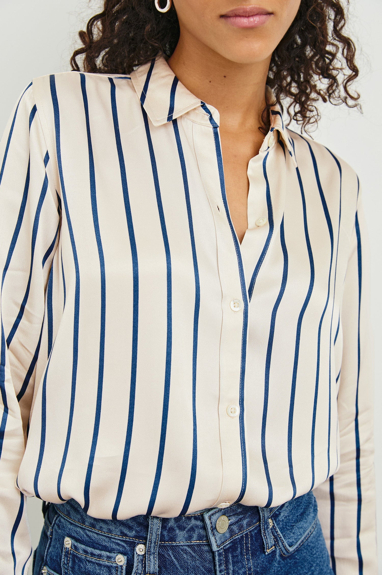 MARIA-CERAMIC-NAVY-STRIPE-DETAIL