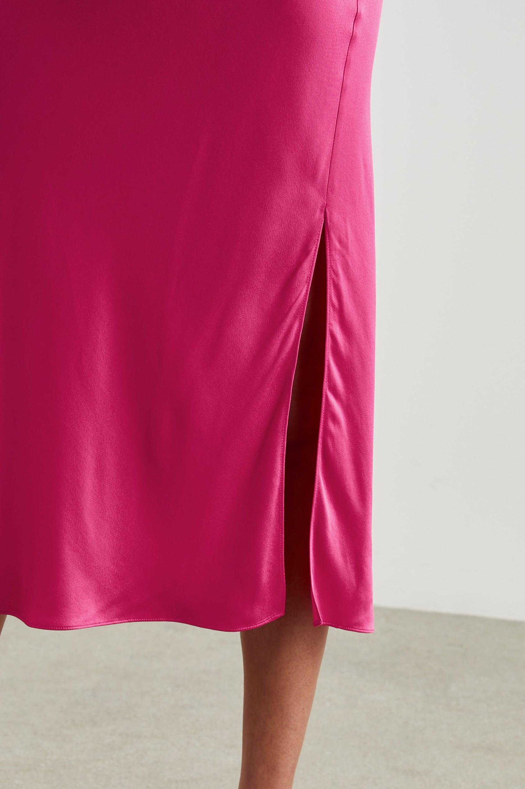 MAYA-MAGENTA-DETAIL