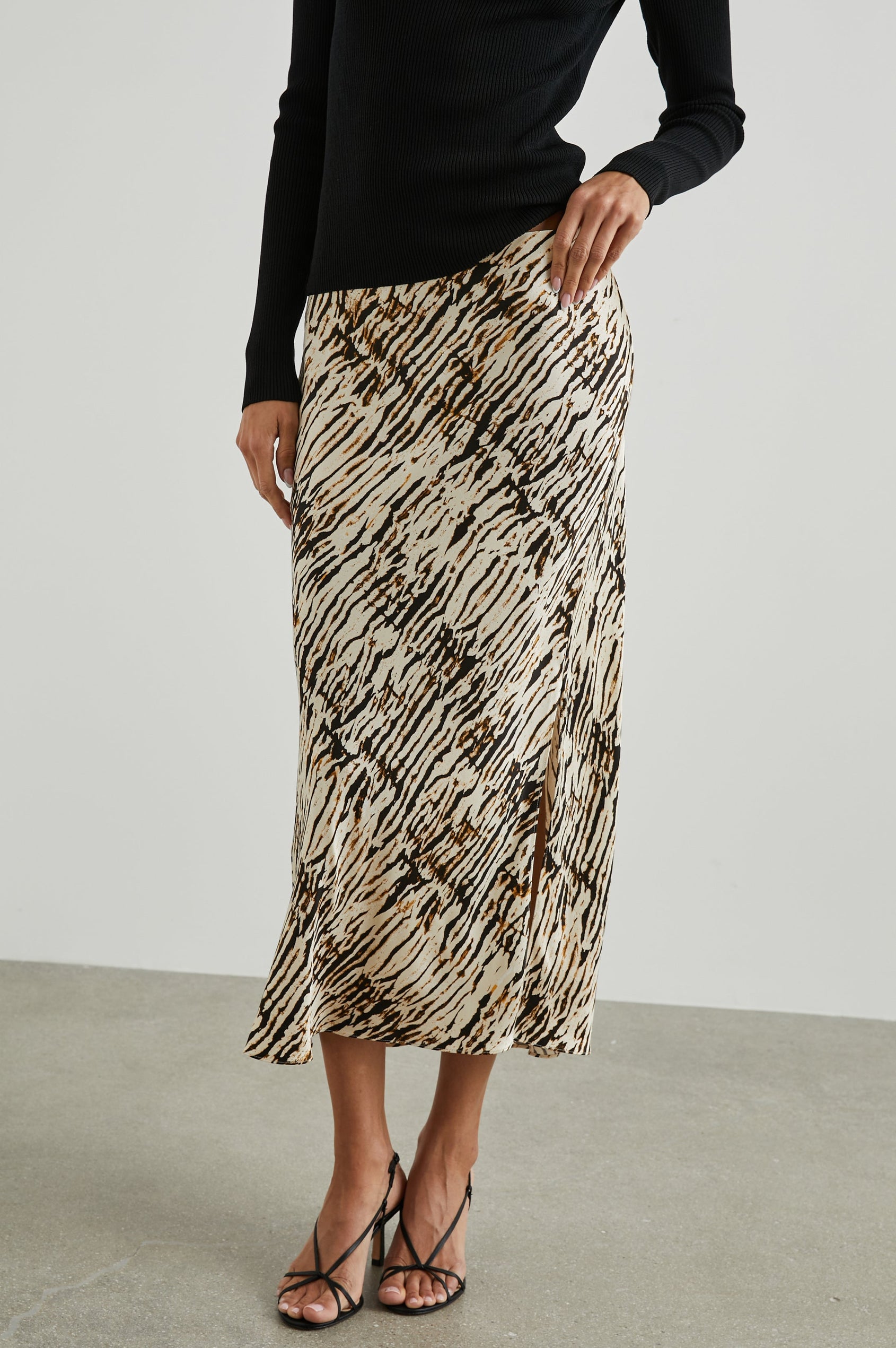 MAYA SKIRT NEUTRAL IKAT - FRONT