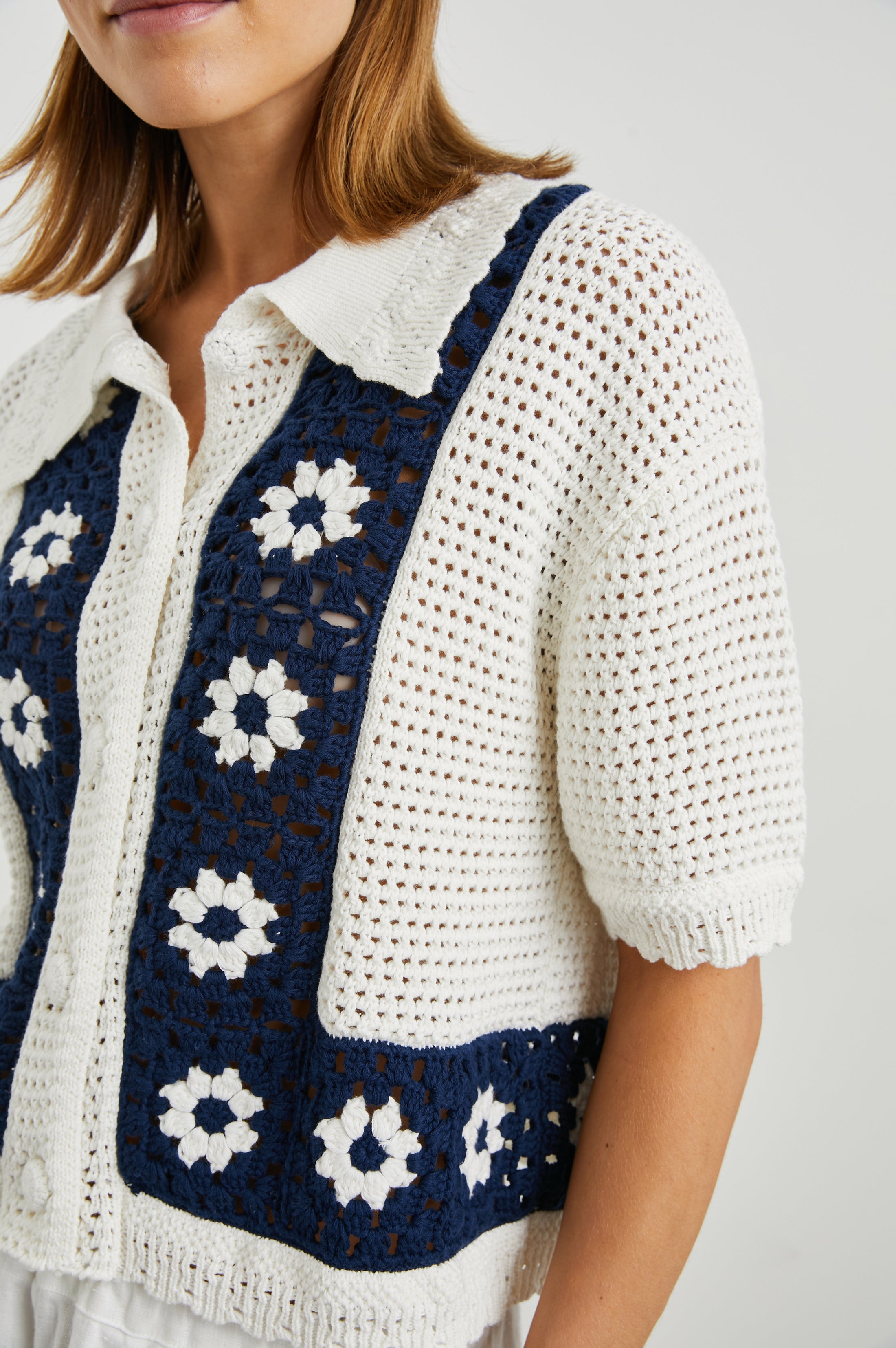 MILAN TOP - NAVY CROCHET DAISIES – Rails EU