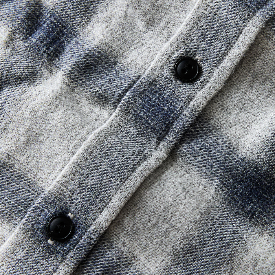 UPCLOSE DETAIL IMAGE OF LENNOX SHIRT