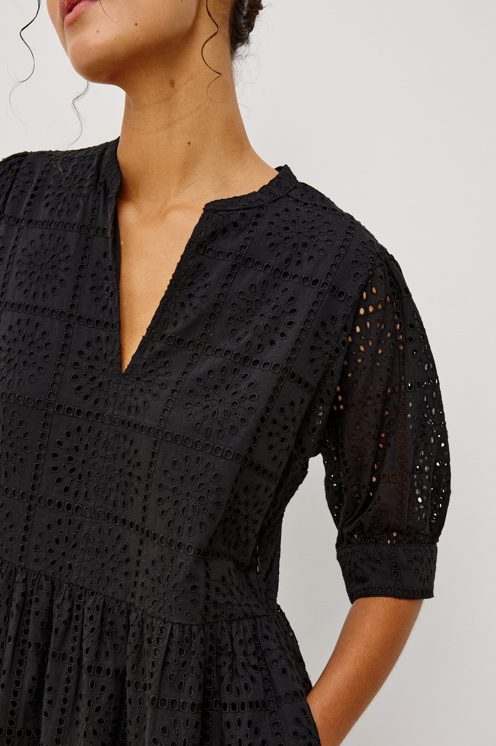 NELLA DRESS - BLACK GRID EMBROIDERY Rails EU NELLA DRESS - BLACK GRID EMBROIDERY Rails EU